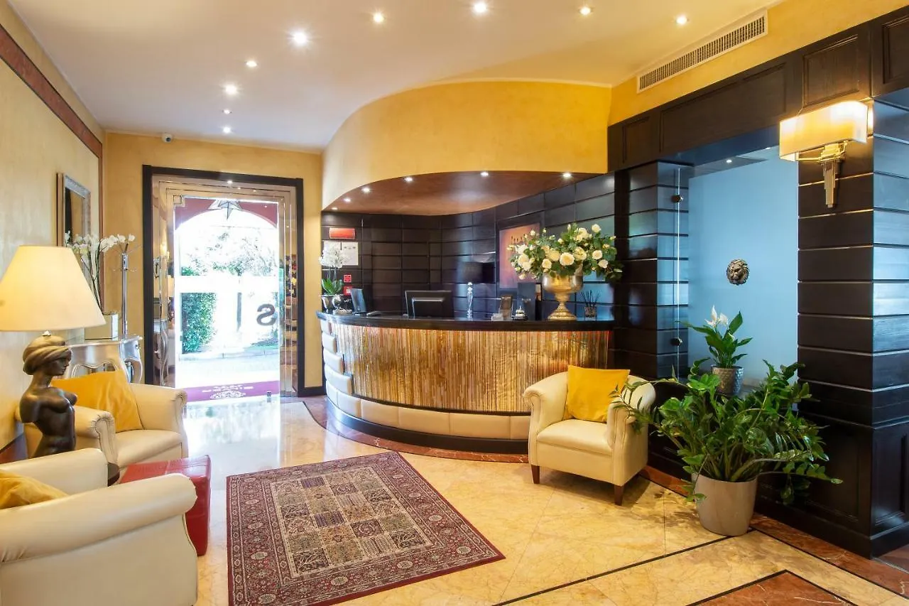 Hotel Silver Milano 4*, Milan